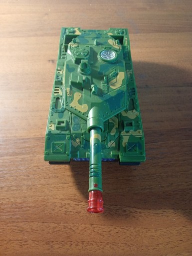 Zdjęcie oferty: CZOŁG AUTO ŚWIECI GRA I JEŹDZI PRZEMIANA W ROBOTA (B85)