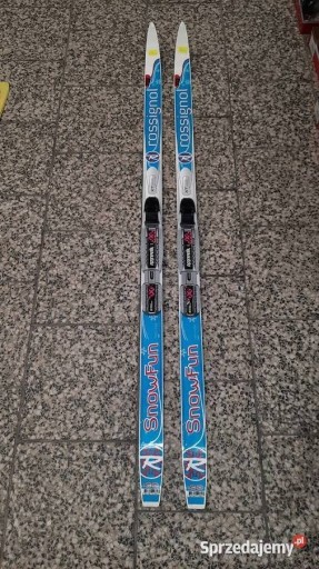 Zdjęcie oferty: Narty biegowe ROSSIGNOL 130 cm + NNN + łuska 