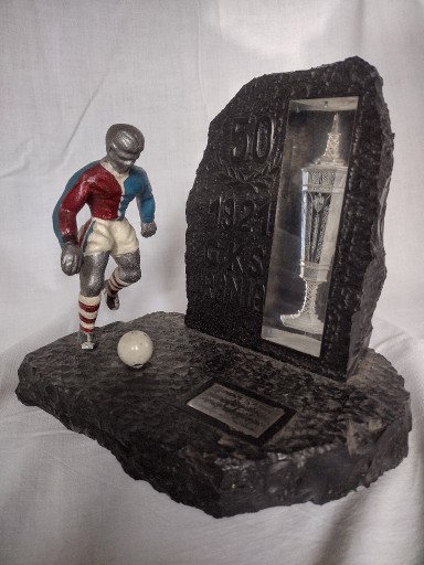 Zdjęcie oferty: Rzeźba piłkarza GKS Urania Ruda Śląska