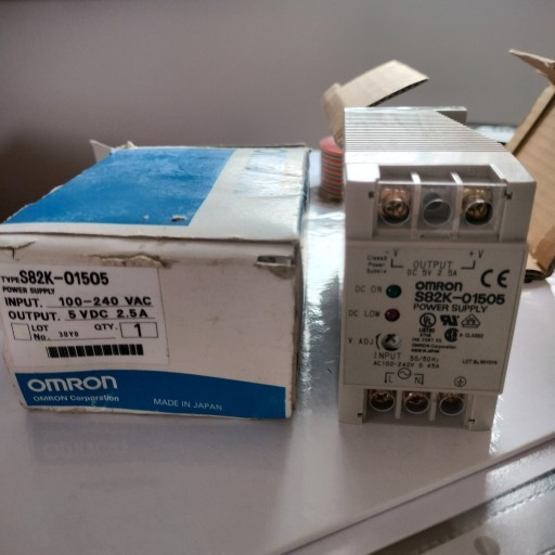 Zdjęcie oferty: Nowy Zasilacz OMRON S82K-01505 DC 5V 2,5A   