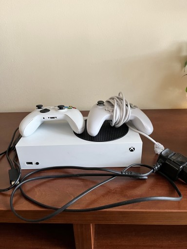 Zdjęcie oferty: Xbox S stan bardzo dobry 