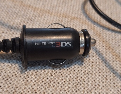 Zdjęcie oferty: NINTENDO 3DS zasilacz ładowarka samochodowa 12V