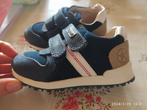 Zdjęcie oferty: Buty dziecięce adidasy bisgaard