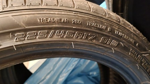 Zdjęcie oferty: opony letnie  225 / 45R / 17  91W  / komplet