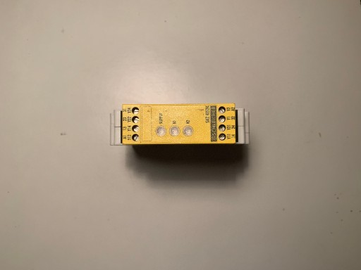 Zdjęcie oferty: Przekaźnik bezpieczeństwa Schleicher SNZ 4052K