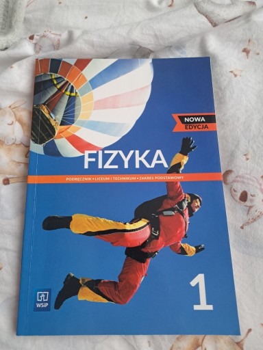 Zdjęcie oferty: Fizyka podręcznik do liceum I technikum 