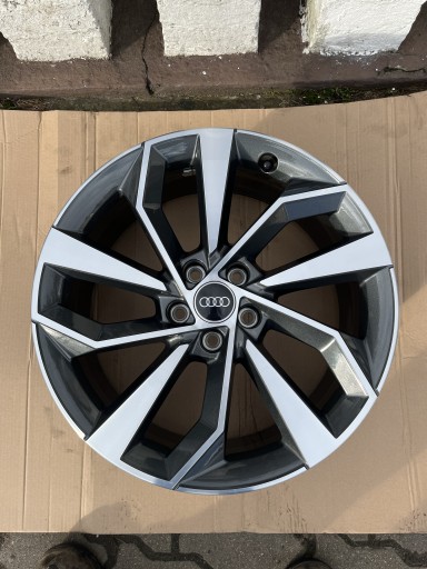 Zdjęcie oferty: Oryginalna Alufelga 19" AUDI Q5 SQ5 II 80A601025BK