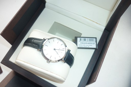 Zdjęcie oferty: zegarek damski z metkami nowy Albert Riele 
