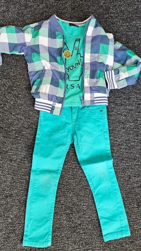 Zdjęcie oferty: Komplet chłopiec r104/110 spodnie,t-shirt,kurteczk