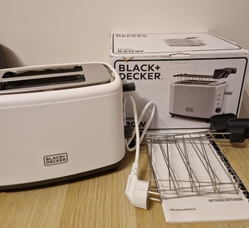 Zdjęcie oferty: Toster Black&Decker BXTOA820E