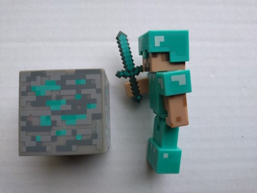 Zdjęcie oferty: Minecraft Diamentowy Steve figurki 3 sztuki seria2