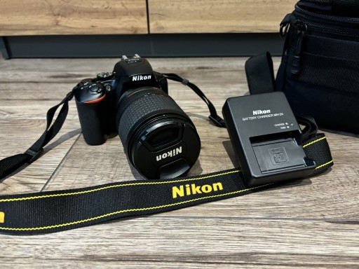 Zdjęcie oferty: Aparat NIKON D5600 + obiektyw DX NIKKOR 18 - 140mm