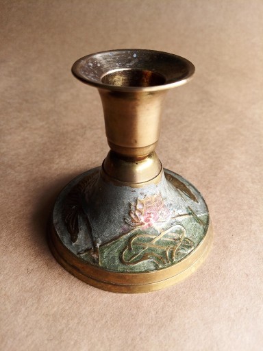 Zdjęcie oferty: Ręcznie robiony, mosiężny świecznik. Malowany. 