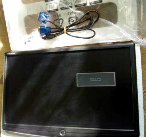 Zdjęcie oferty: Monitor LCD 19`` + kable sprawny działający
