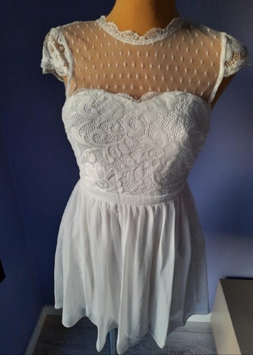 Zdjęcie oferty: Biała krótka sukienka koronką tiul rozmiar 34 