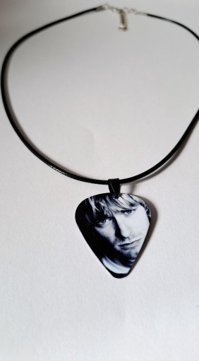Zdjęcie oferty: Naszyjnik wisiorek piórko Nirvana Kurt Cobain
