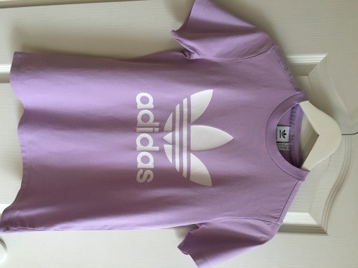 Zdjęcie oferty: Koszulka Adidas fioletowa 