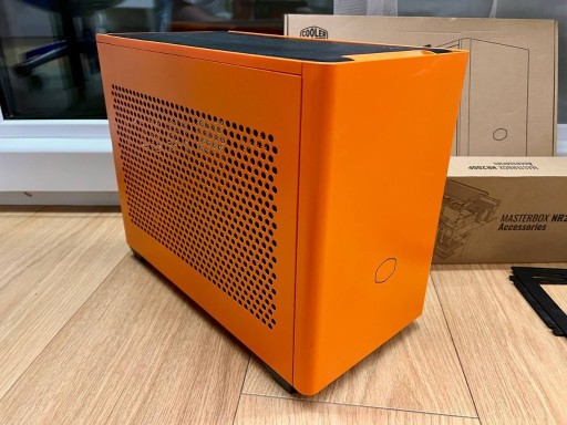 Zdjęcie oferty: Cooler Master MasterBox NR200P Obudowa Mini-ITX Pomarańczowy