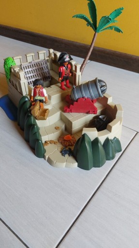 Zdjęcie oferty: Playmobil wyspa piratów 4007