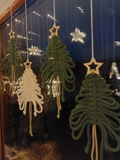 Zdjęcie oferty: Zawieszka makramowa choinka w okno