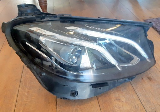 Zdjęcie oferty: lampa reflektor Mercedes 213 prawa przednia przód 