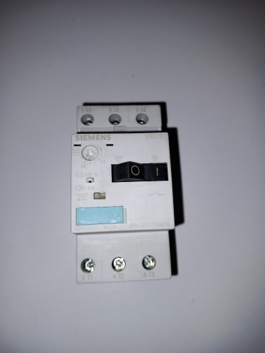 Zdjęcie oferty: Wyłącznik silnikowy SIEMENS 3RV1011-1DA10 2,2-3,2A
