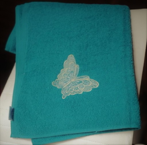 Zdjęcie oferty: ręcznik kąpielowy z haftem komputerowym