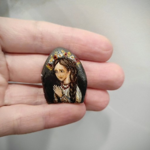 Zdjęcie oferty: Portret, miniatura malowana na kamieniu.