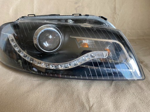 Zdjęcie oferty: Reflektor Eagle Eyes prawy do Audi A4B7