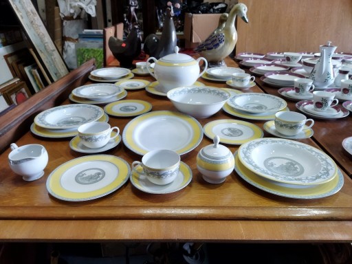 Zdjęcie oferty: Wspaniały porcelanowy serwis obiadowy Erika 858258