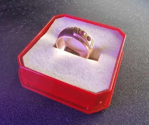 Zdjęcie oferty: Złoty pierścionek z kamieniami 6,58gr P. 583