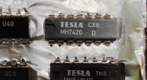 Zdjęcie oferty: Układ scalony MH 7420 TESLA