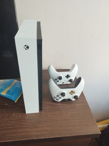 Zdjęcie oferty: Xbox one s all digital 