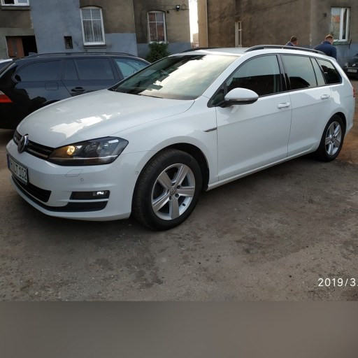 Zdjęcie oferty: Felgi aluminiowe VW 16" z oponami Continental