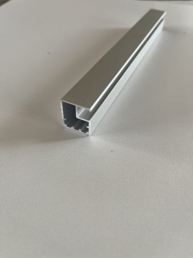 Zdjęcie oferty: Fronty aluminiowe R-1 srebrny