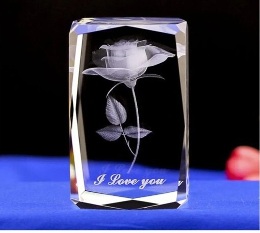 Zdjęcie oferty: Róża w sześcianie ze szkła. Napis: I LOVE YOU