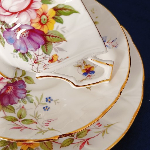 Zdjęcie oferty: *WIOSENNA filiżanka porcelana Portland Works 1945+