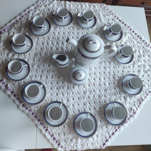 Zdjęcie oferty: Niemiecka porcelana: Serwis kawowo-herbaciany dla 