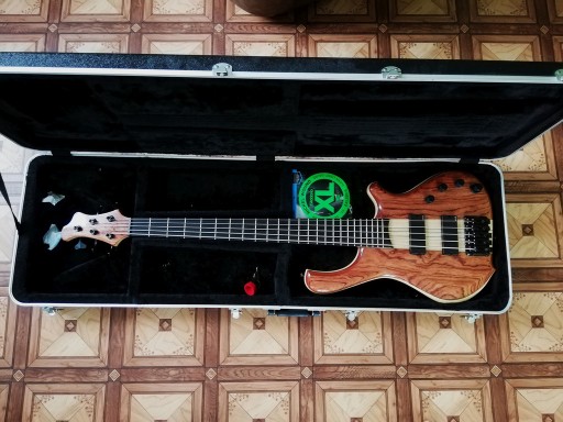 Zdjęcie oferty: Gitara basowa Langowski 5 strun