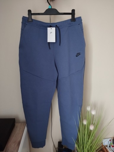 Zdjęcie oferty: Nowe spodnie Nike Tech fleece XL granat joggery 