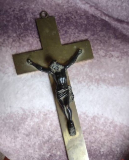 Zdjęcie oferty: Stary duży krzyż z Panem Jezusem mosiądz brąz 