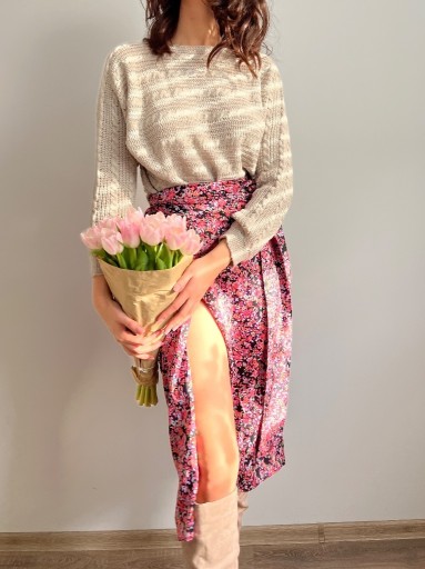 Zdjęcie oferty: Komplet zestaw różowa spódnica + beżowy sweter