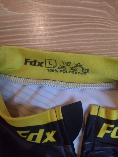 Zdjęcie oferty: Strój triathlonowy FDX L