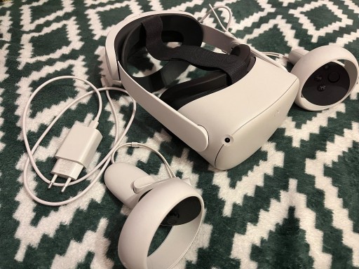Zdjęcie oferty: Oculus Quest 2 128 GB z dodatkową baterią 