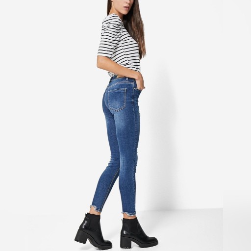 Zdjęcie oferty: Jeansy stradivarius 34/S 