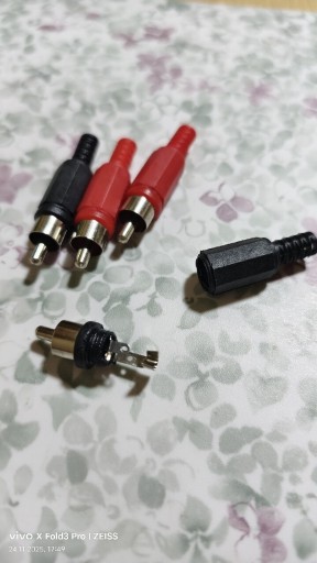 Zdjęcie oferty: Wtyk RCA  tzw. chincz cena za 4 szt.
