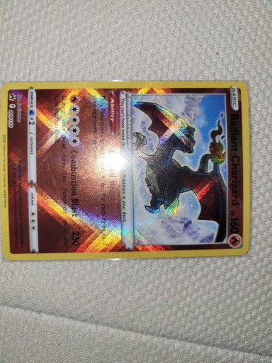 Zdjęcie oferty: Radiant Charizard Pokemon TCG