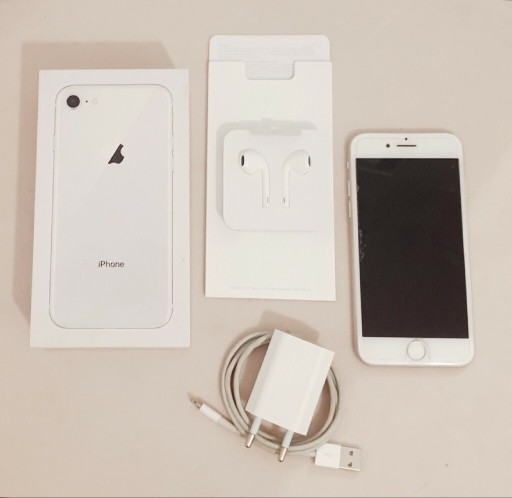 Zdjęcie oferty: IPhone 8 64GB silver