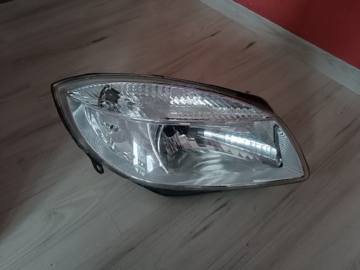 Zdjęcie oferty: Lampa prawa Skoda Fabia 2 przed liftem 2010