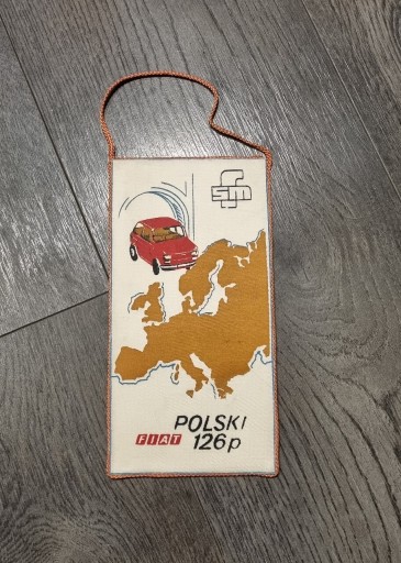 Zdjęcie oferty: Proporczyk Fiat 126p Targi Poznań 1973r.